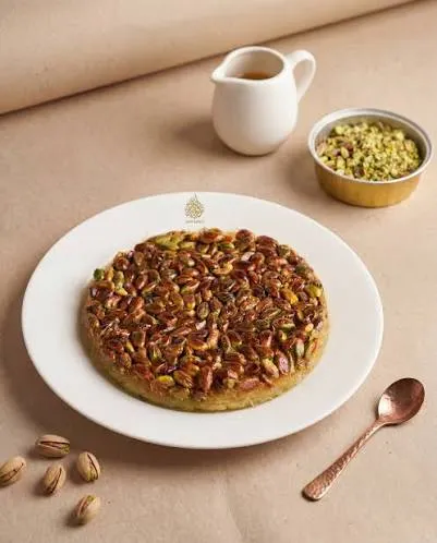 كنافة سبيشل مكسرات كبير 